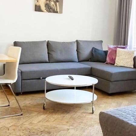 Apartments In Mala Strana - 10 Minutes From Charles Bridge Prag Eksteriør billede