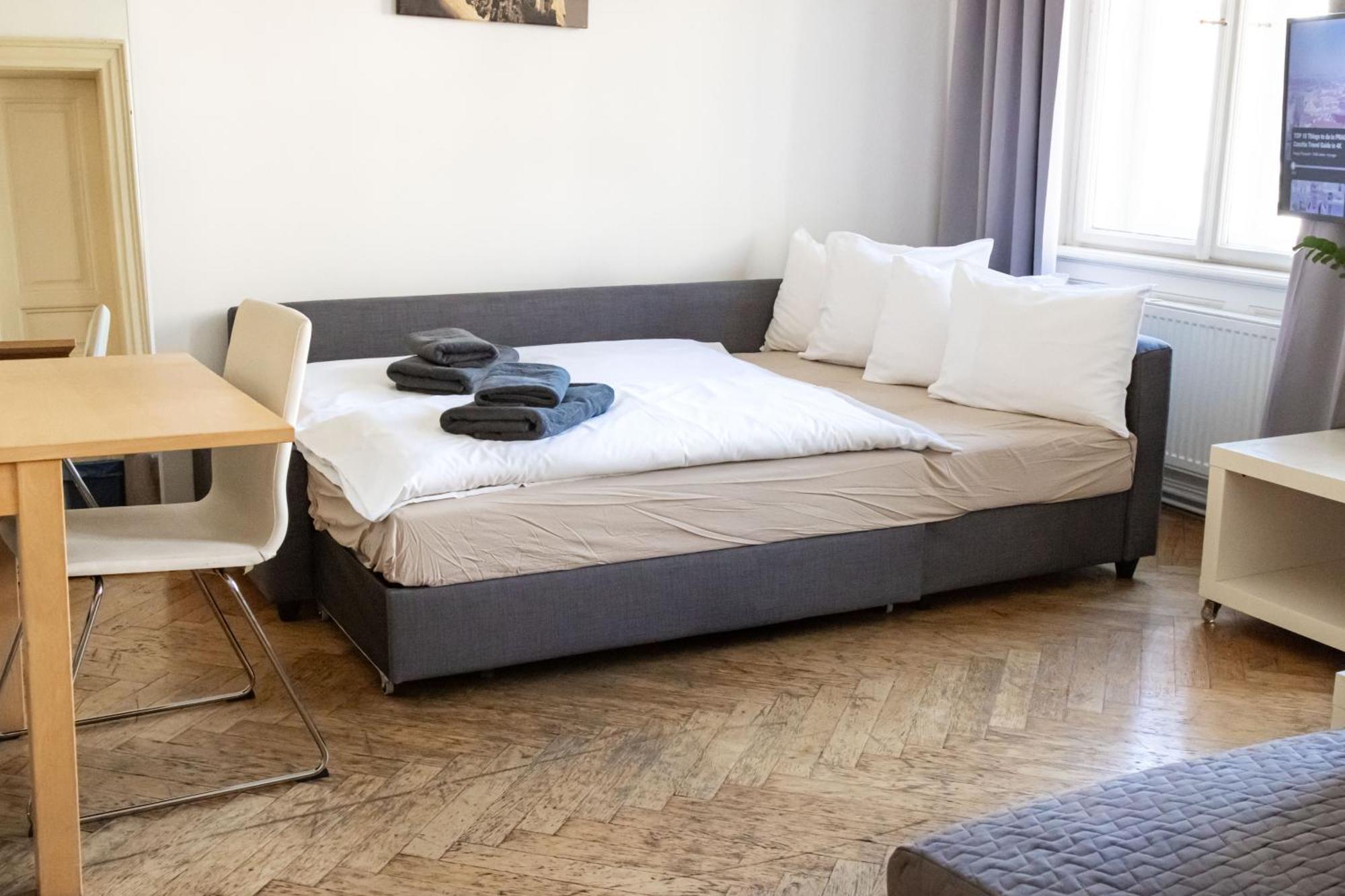 Apartments In Mala Strana - 10 Minutes From Charles Bridge Prag Eksteriør billede